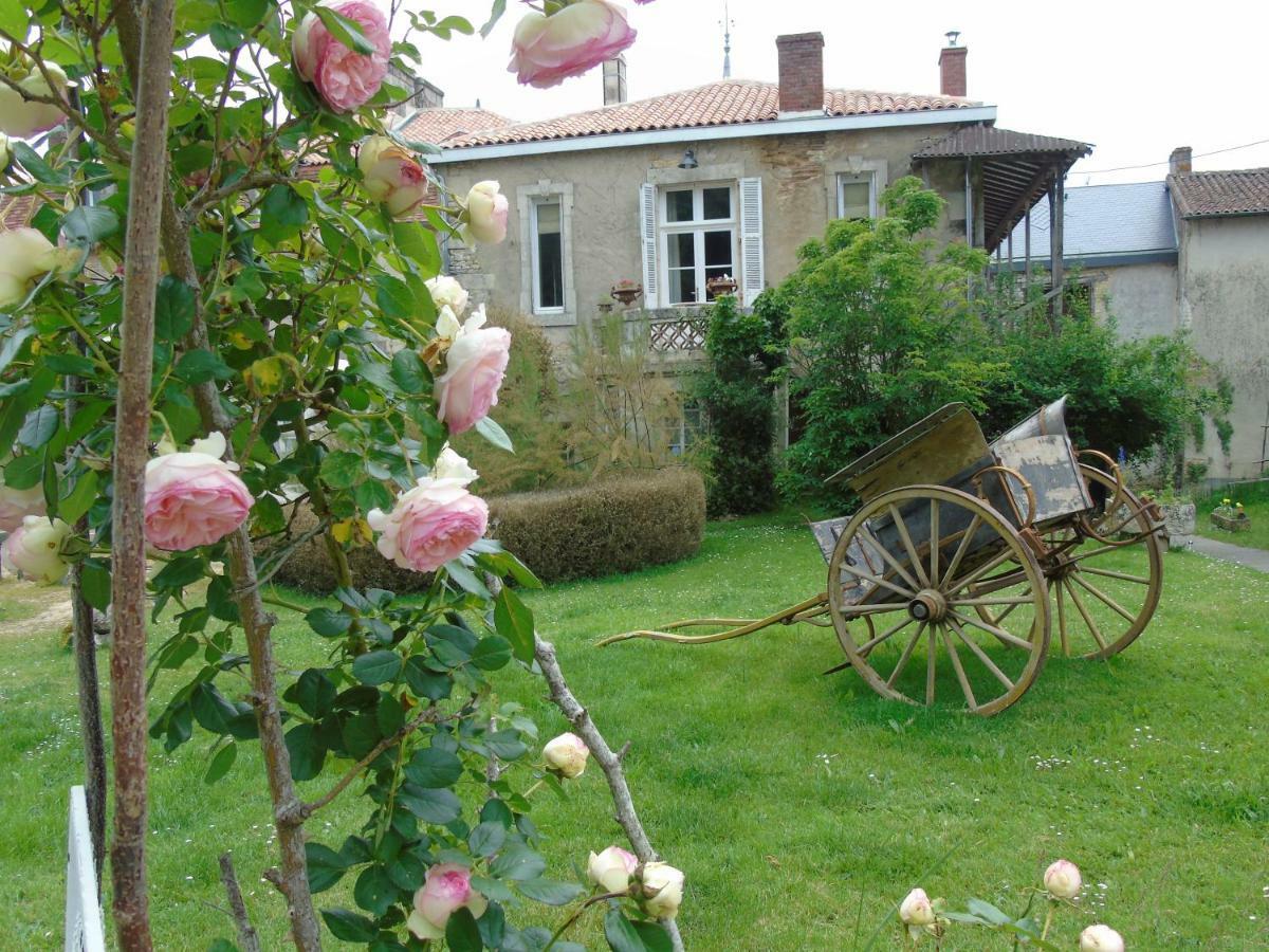 Eco Logis De Chantegrolle Bed & Breakfast Champagne-Mouton Exterior photo